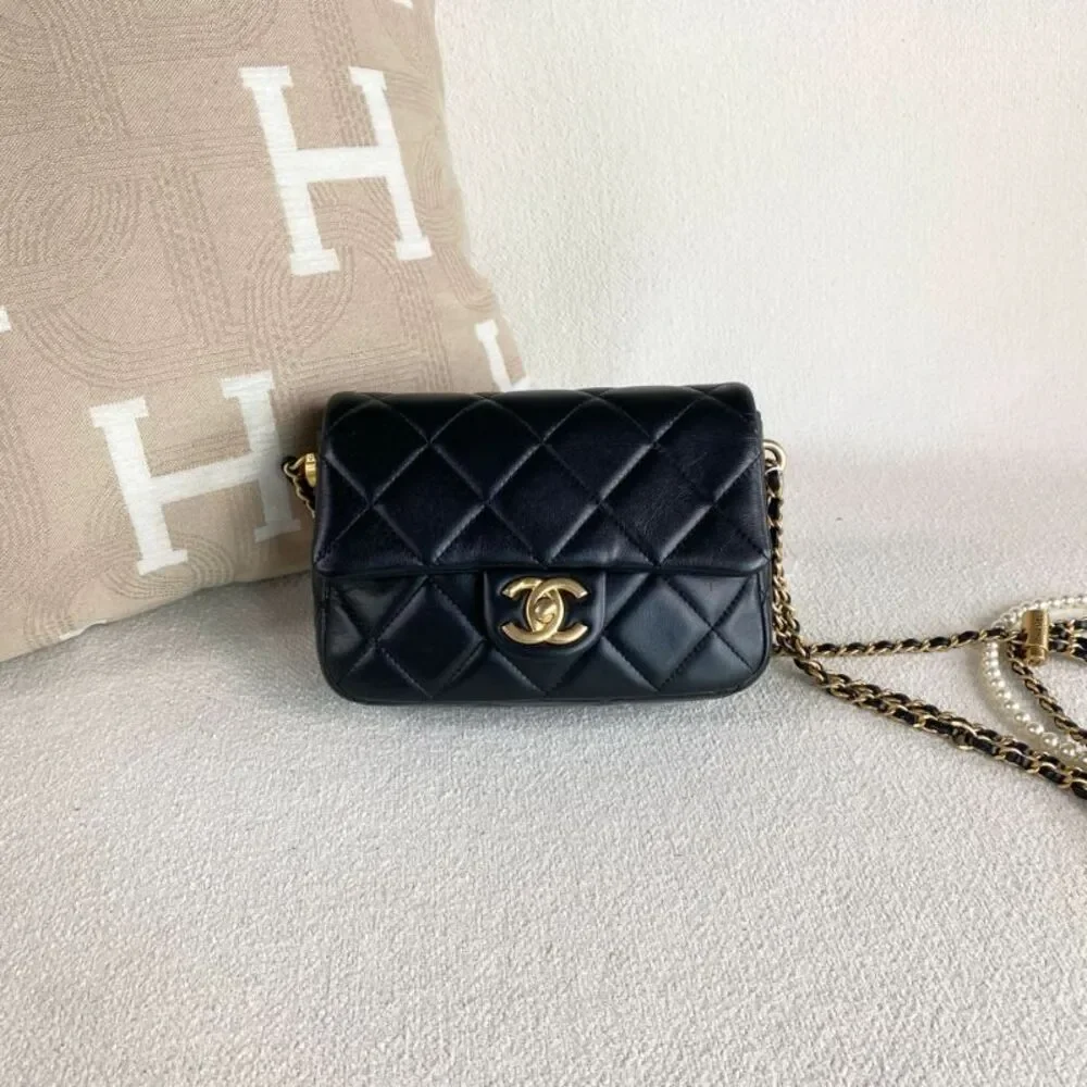 CHANEL brand color